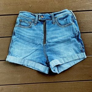 size 5 Hollister denim ultra high rise jean shorts